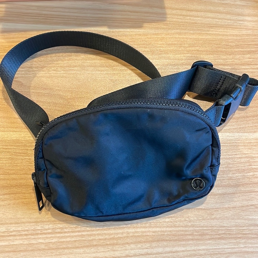 Lululemon belt bag